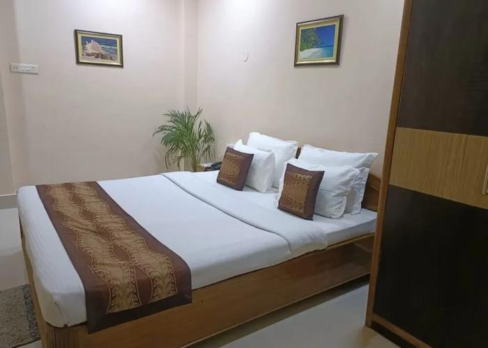 Goroomgo Silicon Residency Puri