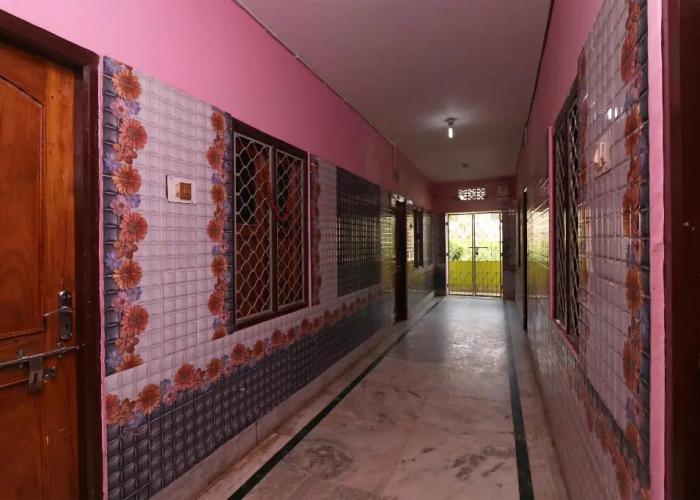 Goroomgo Ashok Royal Puri