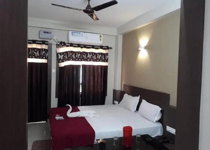 Goroomgo UK Palace Puri