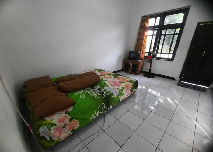SPOT ON 93655 Home Stay Syariah Habibie
