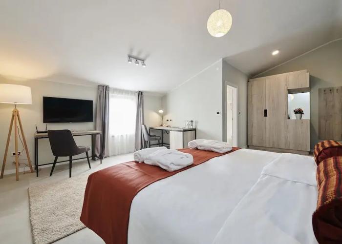 Al Porto Suites