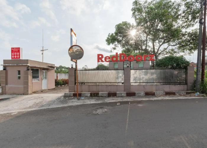 RedDoorz Syariah near RS Hermina Sukabumi