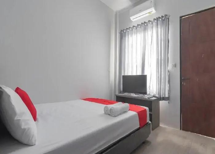 RedDoorz Syariah near Wisata Situ Gunung Sukabumi