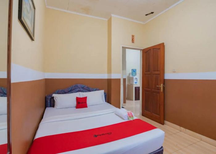 RedDoorz Plus @ Grand Yustik Sukabumi