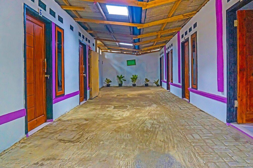 SPOT ON 92154 Nusasari Guest House