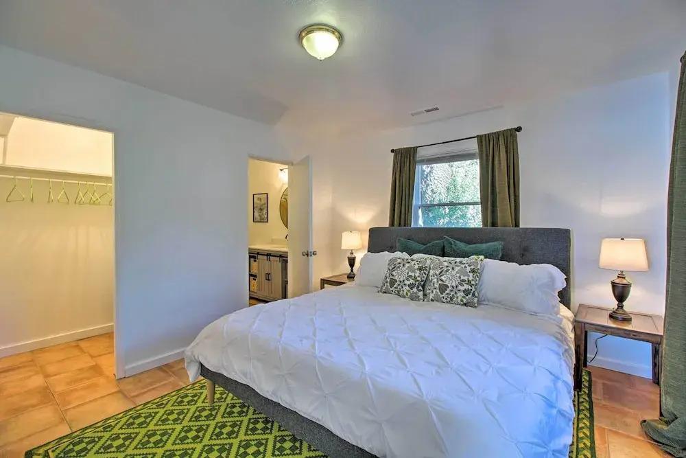 Lakefront Sanctuary w/ Mount Konocti Views