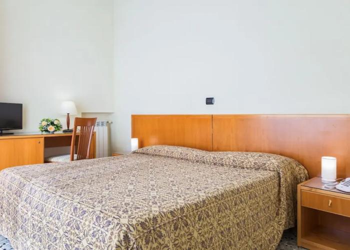 Hotel Holidays