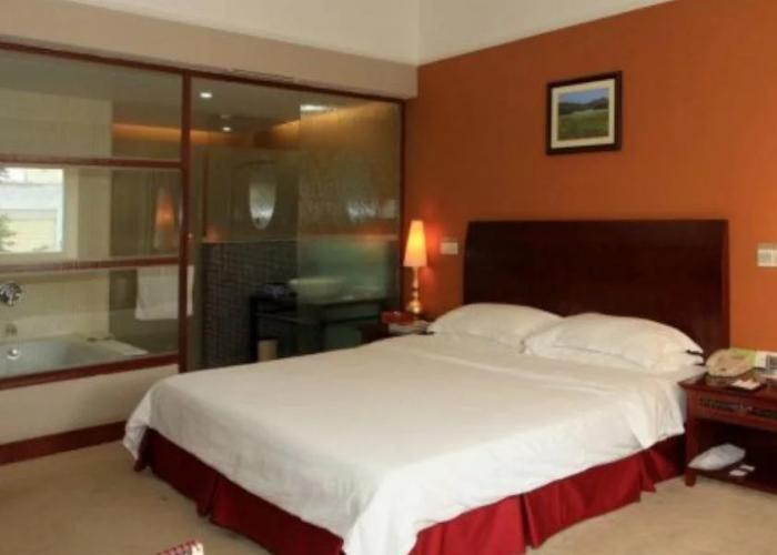 Paradise Hotel