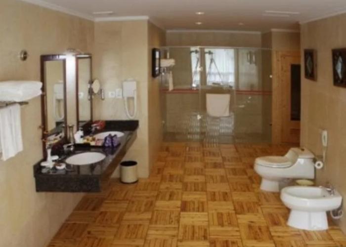 Paradise Hotel