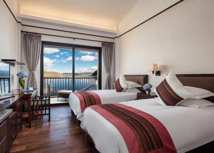High Mountain Resort Shangri-la