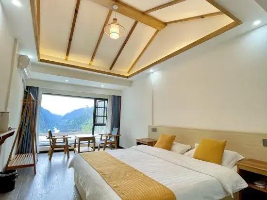 Shangri-La Central Tiger Leaping Canyon Dream Boutique B&B