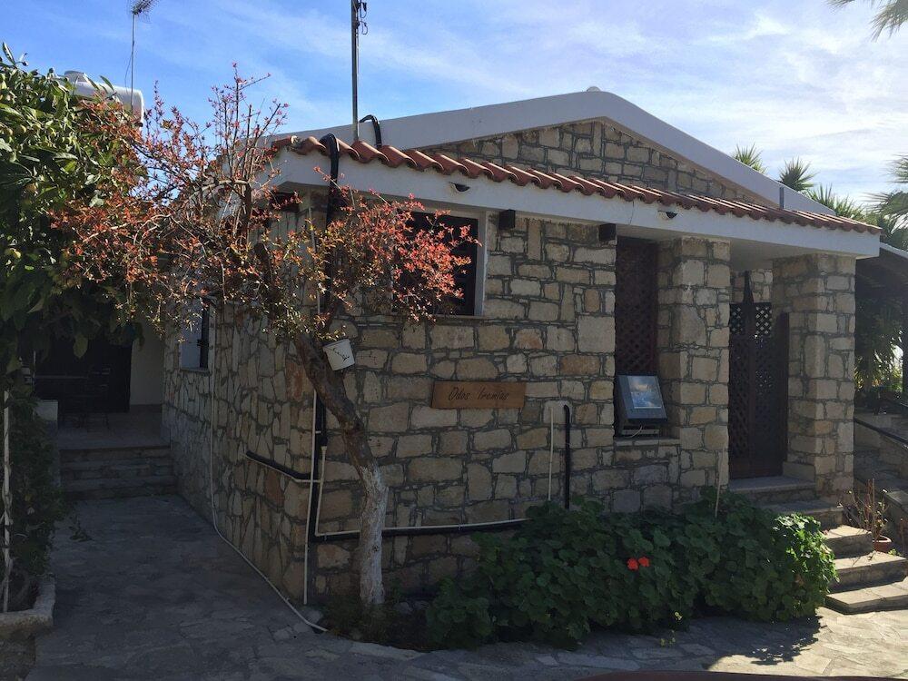 De Michanna Properties