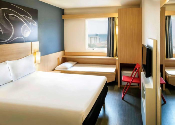 ibis Macae