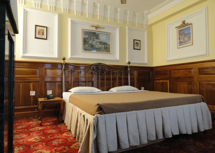 The New Castle Hotel