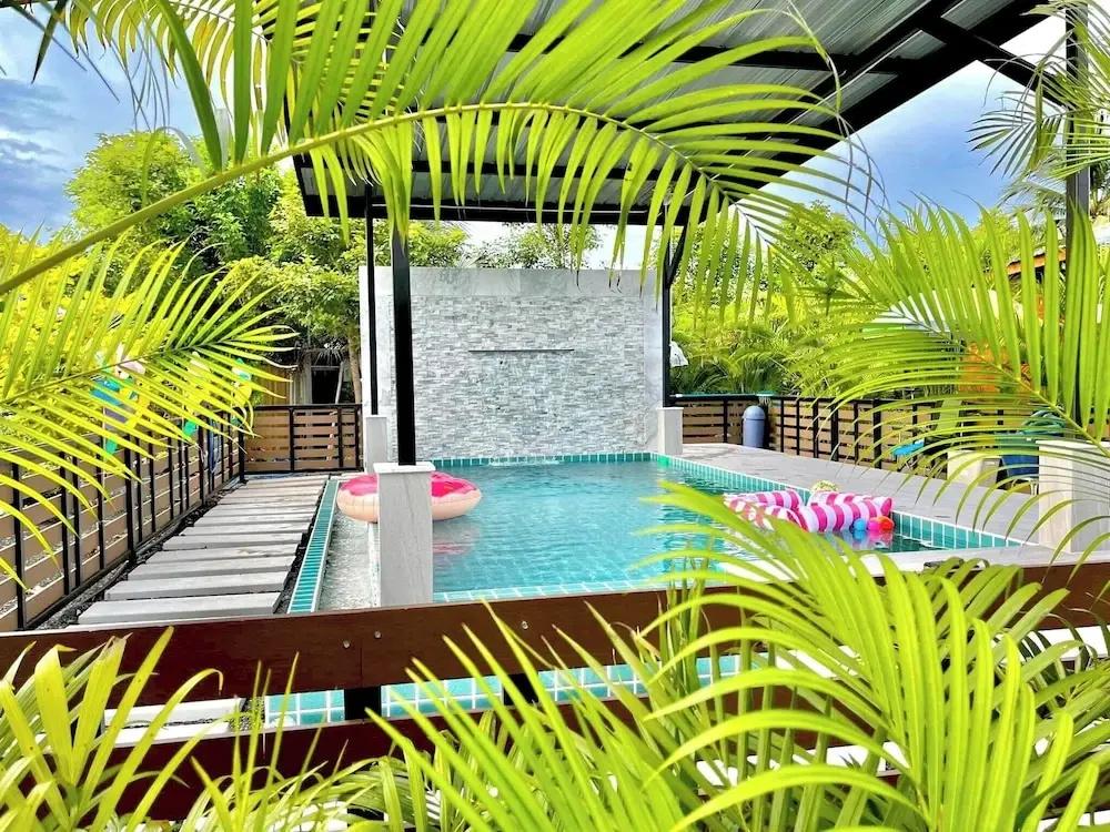 фото Monkey Cottage