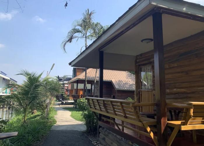 Ban Suan Bang Toei Homestay