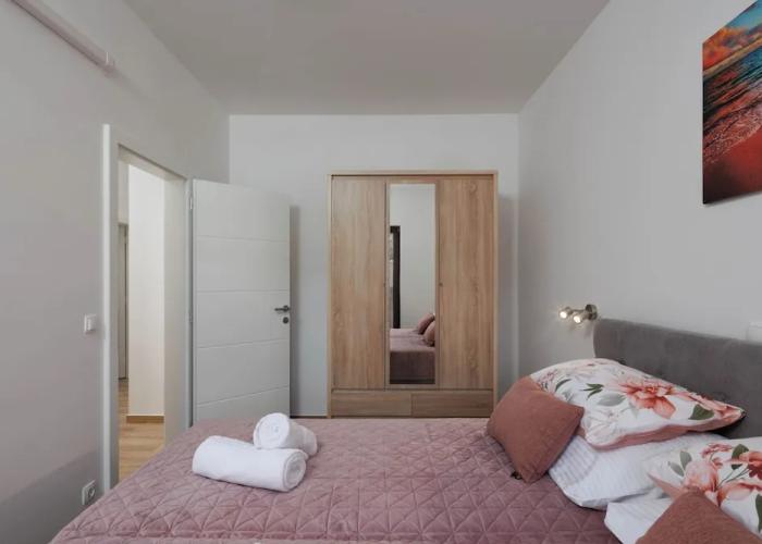 Seafront Apartment Nana 1