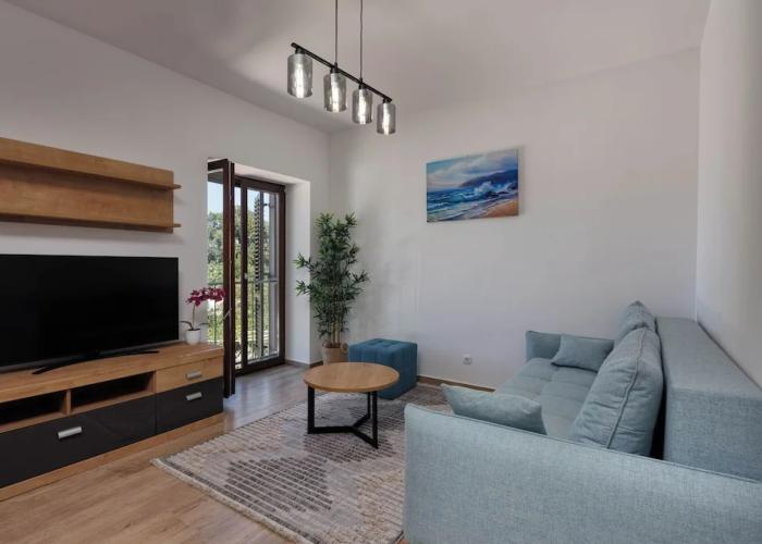 Seafront Apartment Nana 1