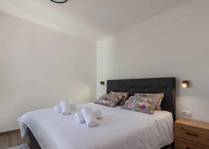 Seafront Apartment Nana 2