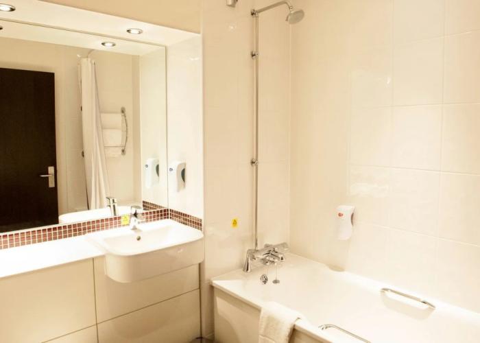 Premier Inn Fleet Hotel