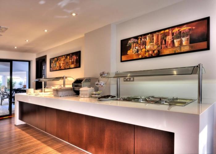 Livadhiotis City Hotel