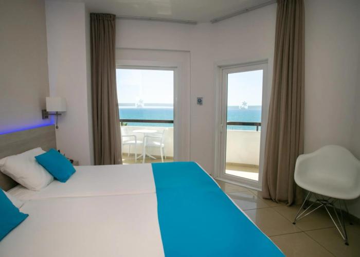 Les Palmiers Beach Hotel
