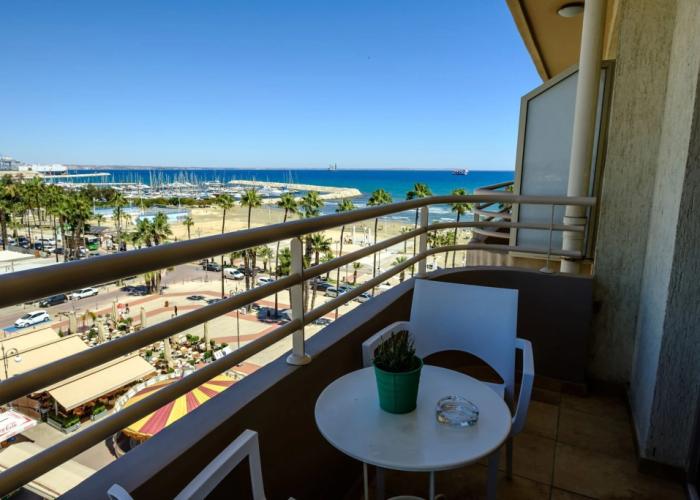 Les Palmiers Beach Hotel