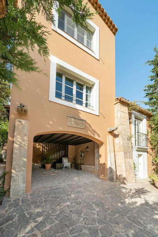 Rondaia Suites & Villas