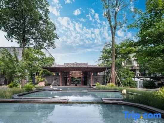 Xinyue Hot Spring Holiday Hotel