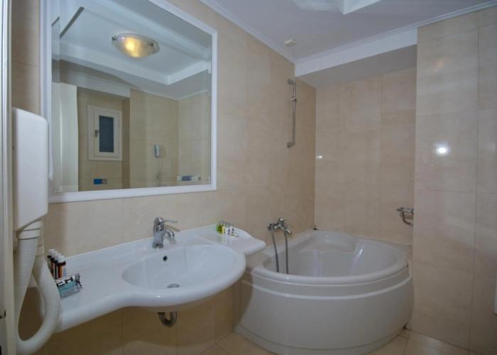 Alonissos Beach Bungalows & Suites Hotel