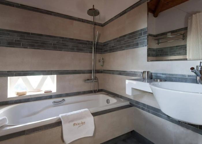 Poikilma Alonissos Villas