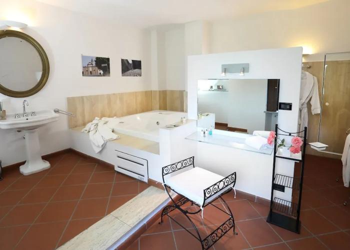 Giarvino Guest House