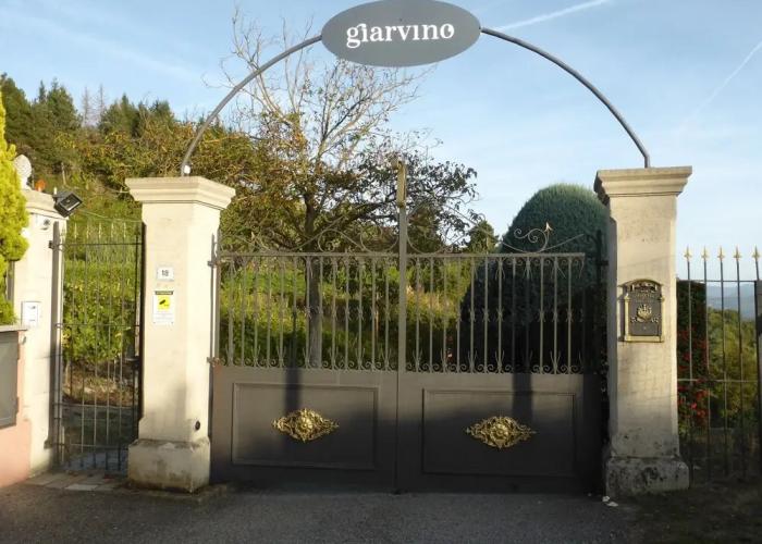 Giarvino Guest House