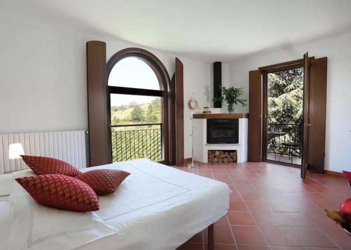 Giarvino Guest House