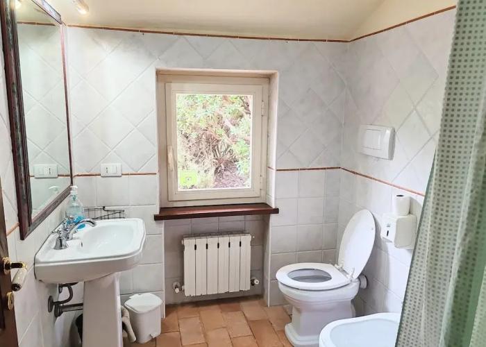 Farmhouse in Giano Dell'umbria with Hot Tub, Swimming Pool