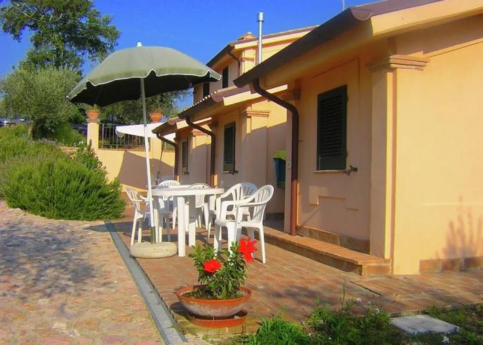 Farmhouse in Giano Dell'umbria with Hot Tub, Swimming Pool