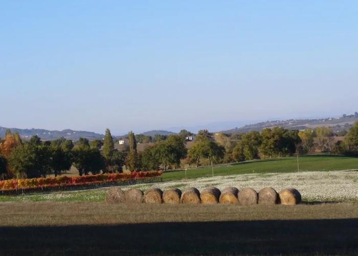 Farmhouse in Giano Dell'umbria with Hot Tub, Swimming Pool
