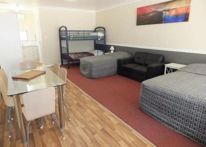 Nagambie Caravan Park & Motel