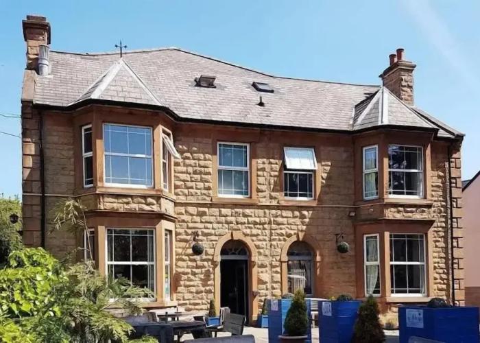Pine Lodge Hotel & Restaurant Mansfield