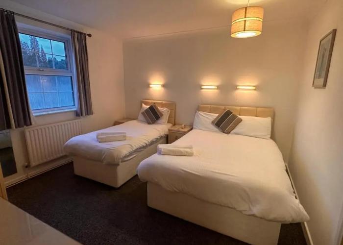 Pine Lodge Hotel & Restaurant Mansfield