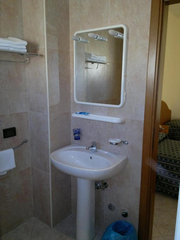 фото Genius Hotel