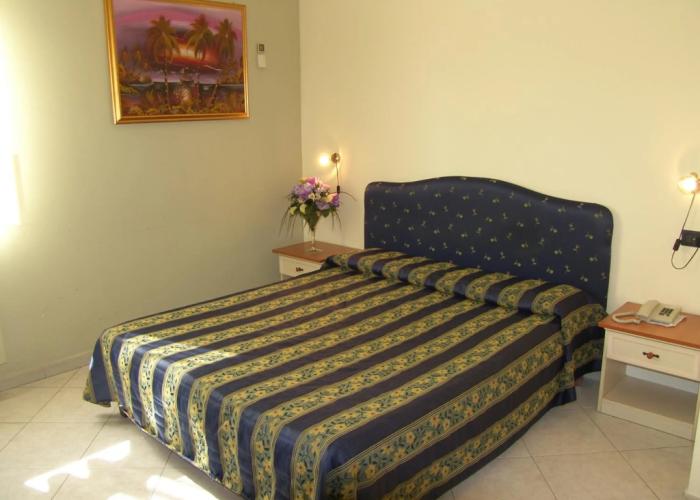 Genius Hotel