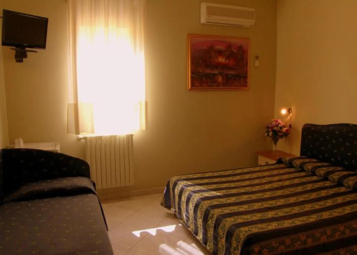 Genius Hotel