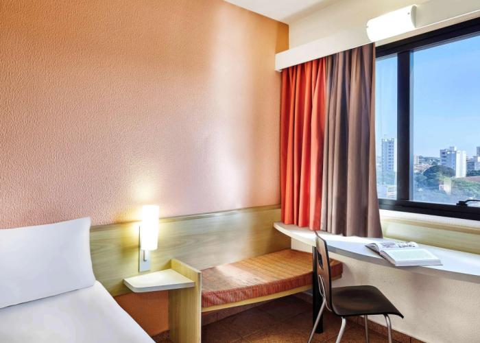 ibis Taubate