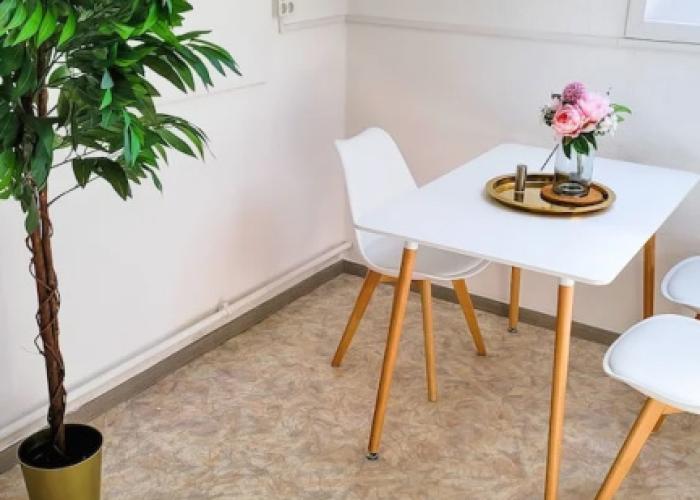 DG Links 40m 2-Zimmer Wohnung