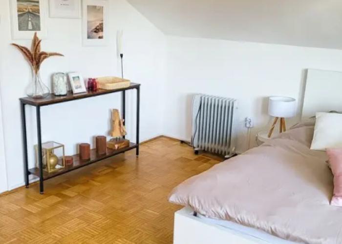 DG Rechts 40m 2-Zimmer Wohnung