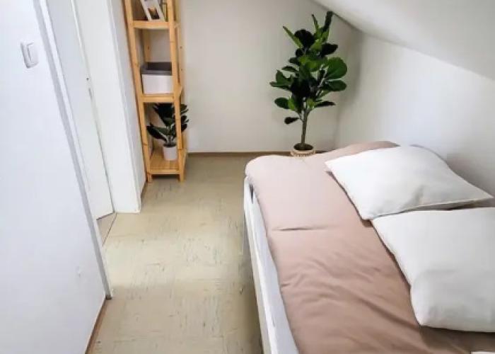 DG Rechts 40m 2-Zimmer Wohnung