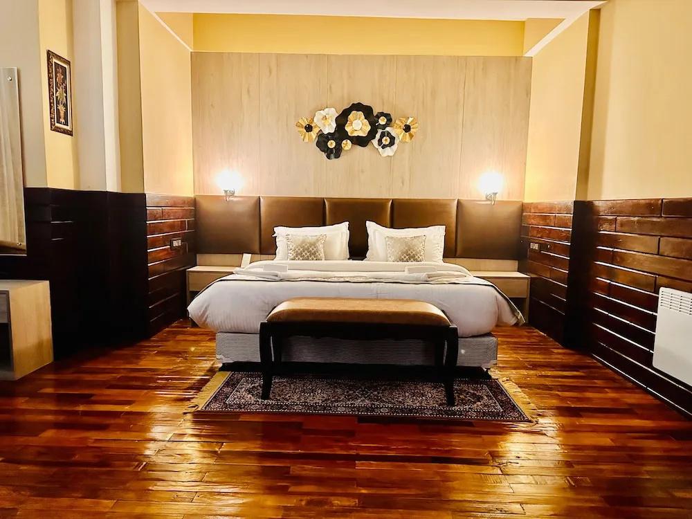 фото Silver Cloud Hotel