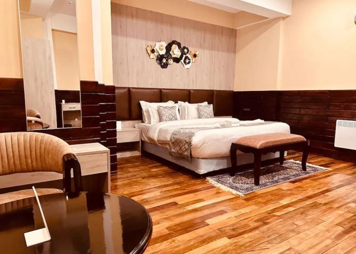 Silver Cloud Hotel