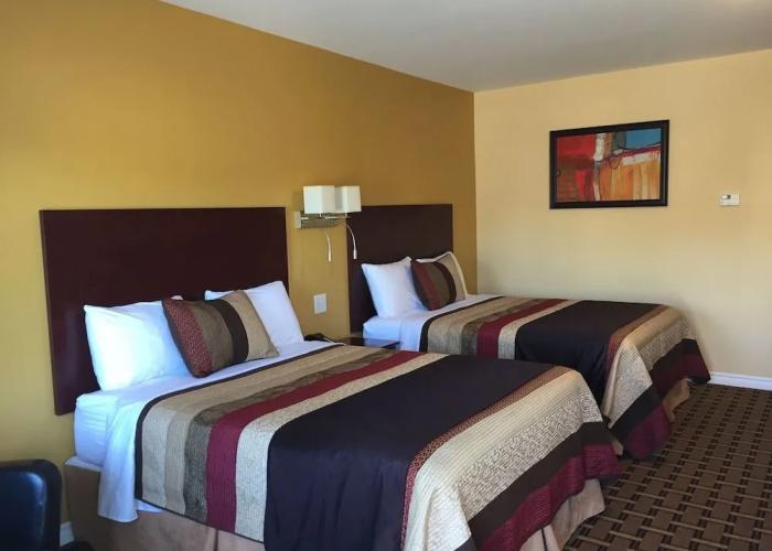 Fox Motor Inn